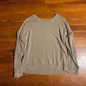 Women’s long sleeve/sweatshirt/blouse